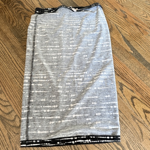 Abstract stripes knee length skirt pull over high waist business work casual - Picture 7 of 8